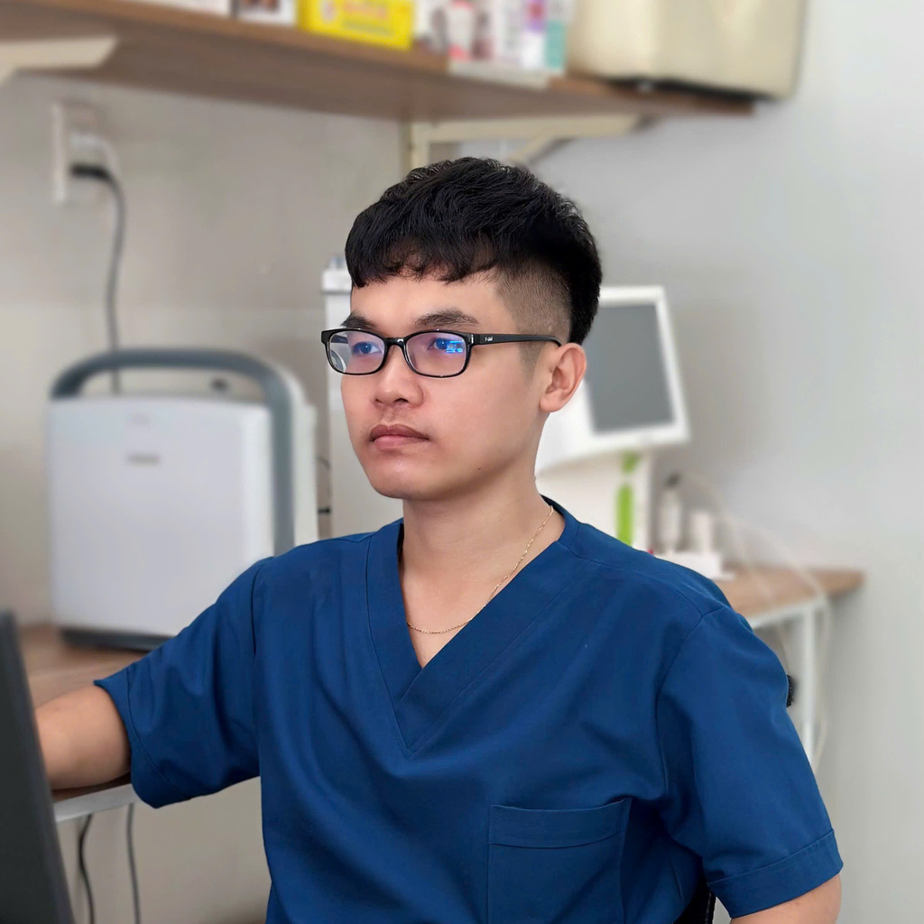 Trợ lý bác sĩ - Phạm Hoàng Minh